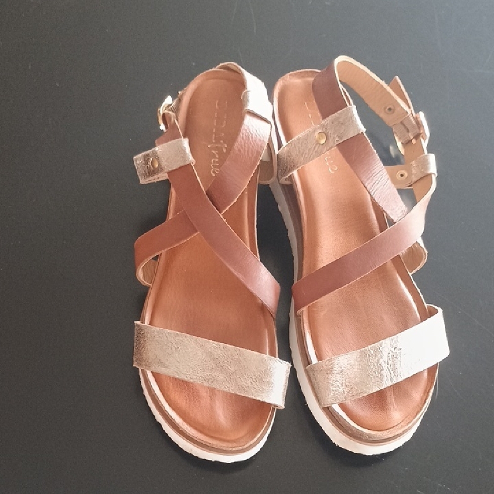 Diba True Leather Strappy Brown and Gold Women's Sandals - Picture 3 of 9